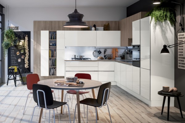 Like
Being in the right place at the right time is one of the fundamental requirements for a product that is “quick”. Like, with its unusual and refined door, lacquered on one side only and with glas